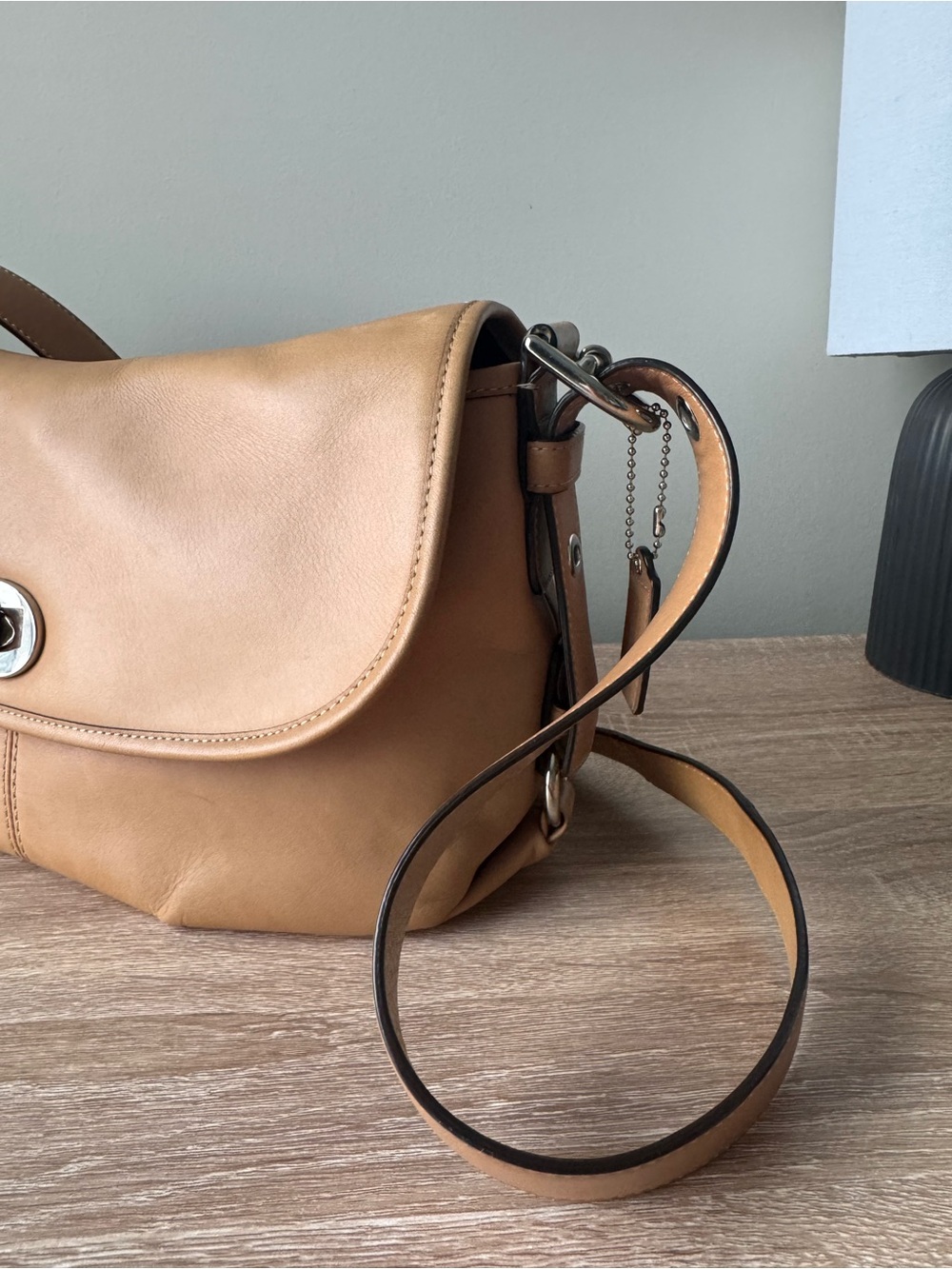 Y2K Coach Vintage Legacy Leather Turnlock Flap Duffle Bag Tan Crossbody F15170 - Picture 3 of 13